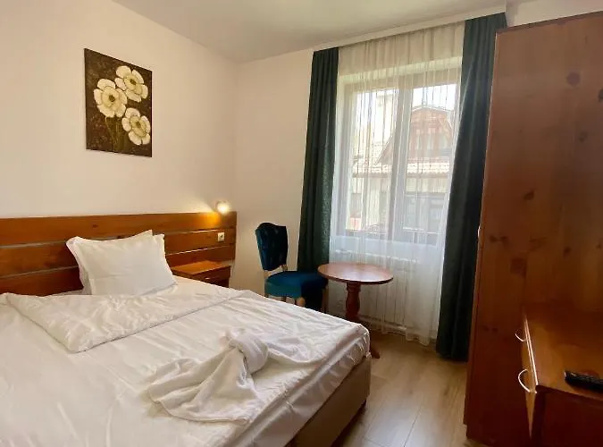 מלון Edelweiss בנסקו